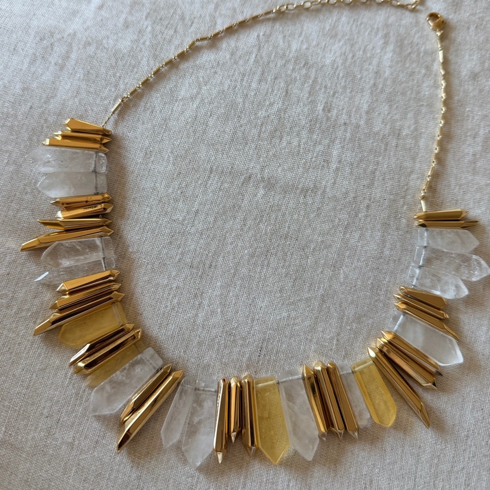 Stella & Dot Elegant Gold and Clear quartz Necklace “rebel stone”